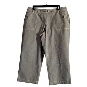 Liz Claiborne Women’s Gray Striped Stretch Cotton Capri Pants Size 12